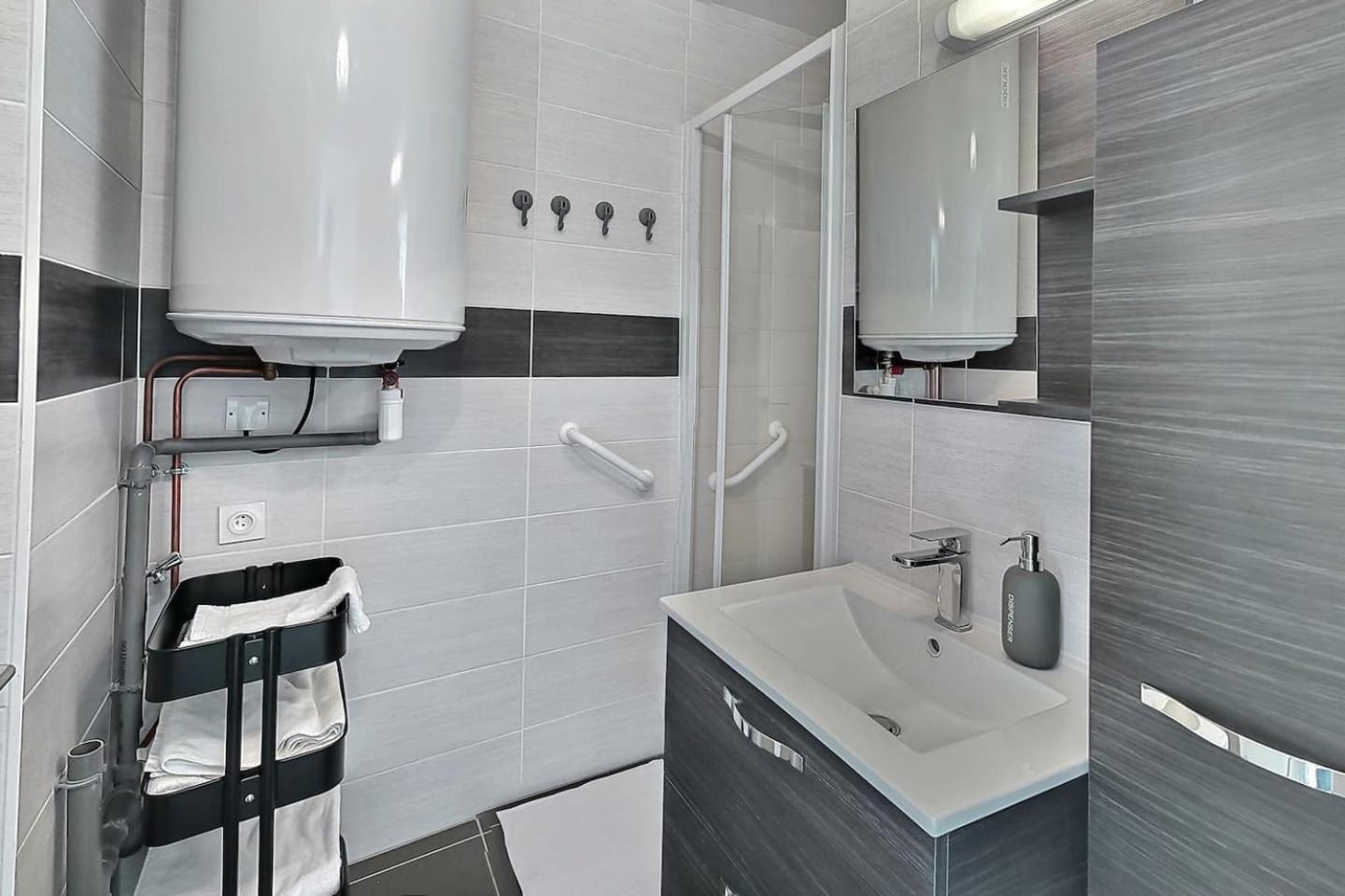 Le Voltaire - Balcon - 2 Chb - 3 Lits - 2 Min Gare Et Cente-Ville - Mon Groom تروي المظهر الخارجي الصورة